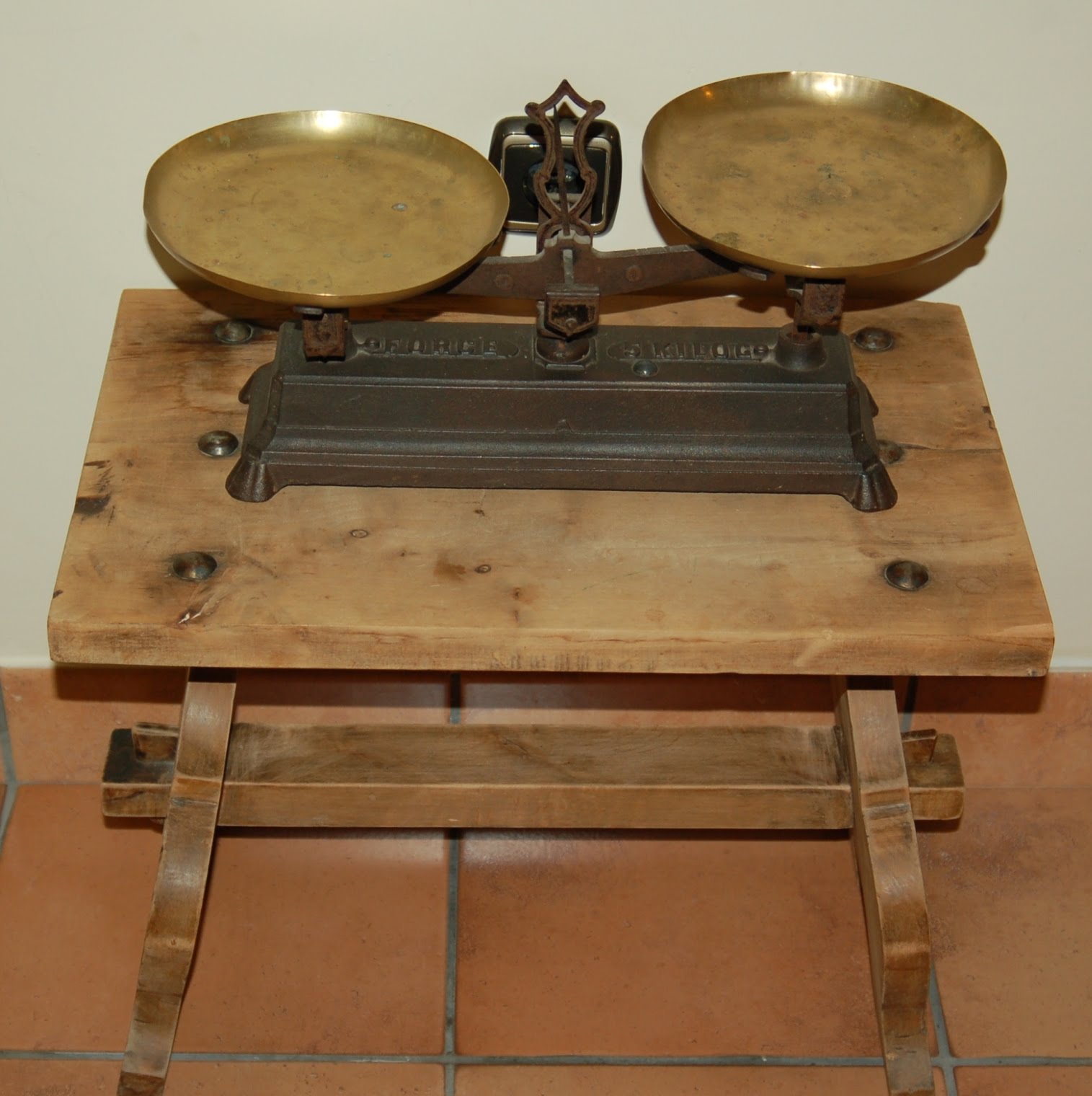 El Blog de MA Romana, Balanza, Pesa y medida de madera antiguas