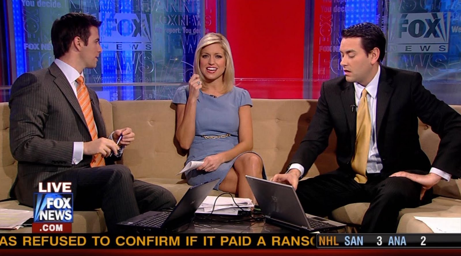 News Babes: FOX&rsquo;s Ainsley Earhardt Showing Her Great Legs