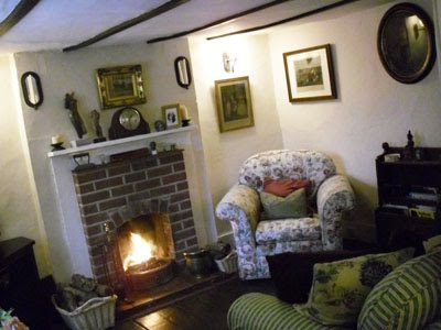 [my-living-room.jpg]