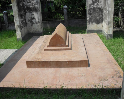 Sultan Ghiyasuddin Azam Shah's Tomb