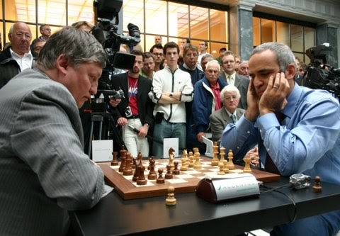Kasparov y Karpov jugarán un encuentro a 12 partidas en Valencia
