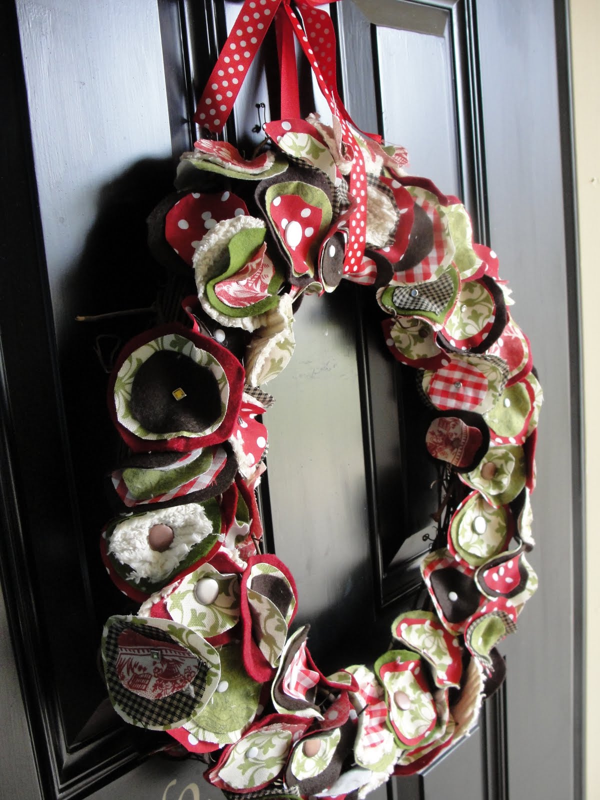 DIY Christmas Foam Wreath 