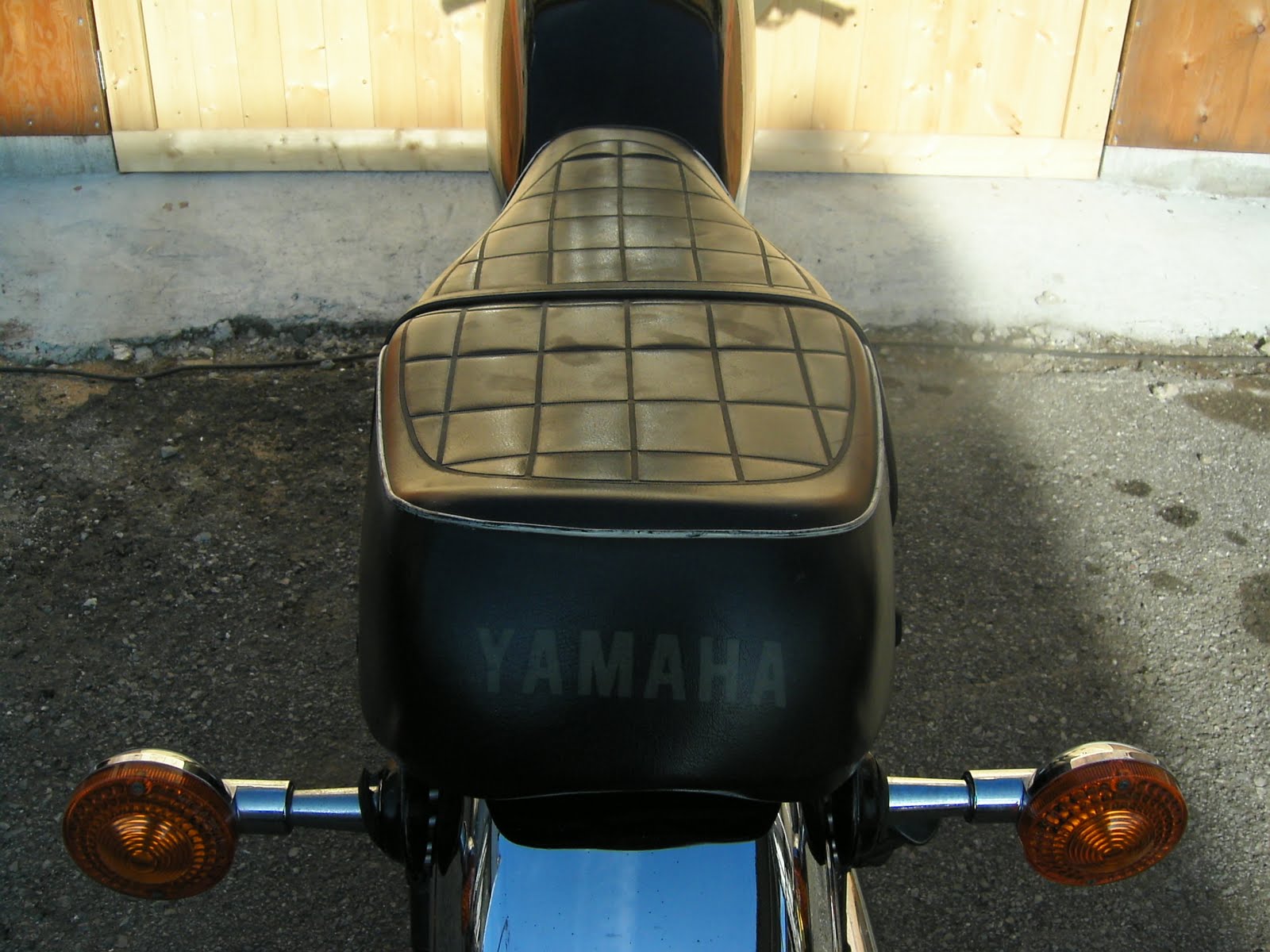 Short time long trip: 82’ YAMAHA SR400 Sold Out!!