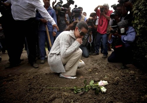 La Hora Cósmica: Entierran a la niña Paulette Gebara Farah
