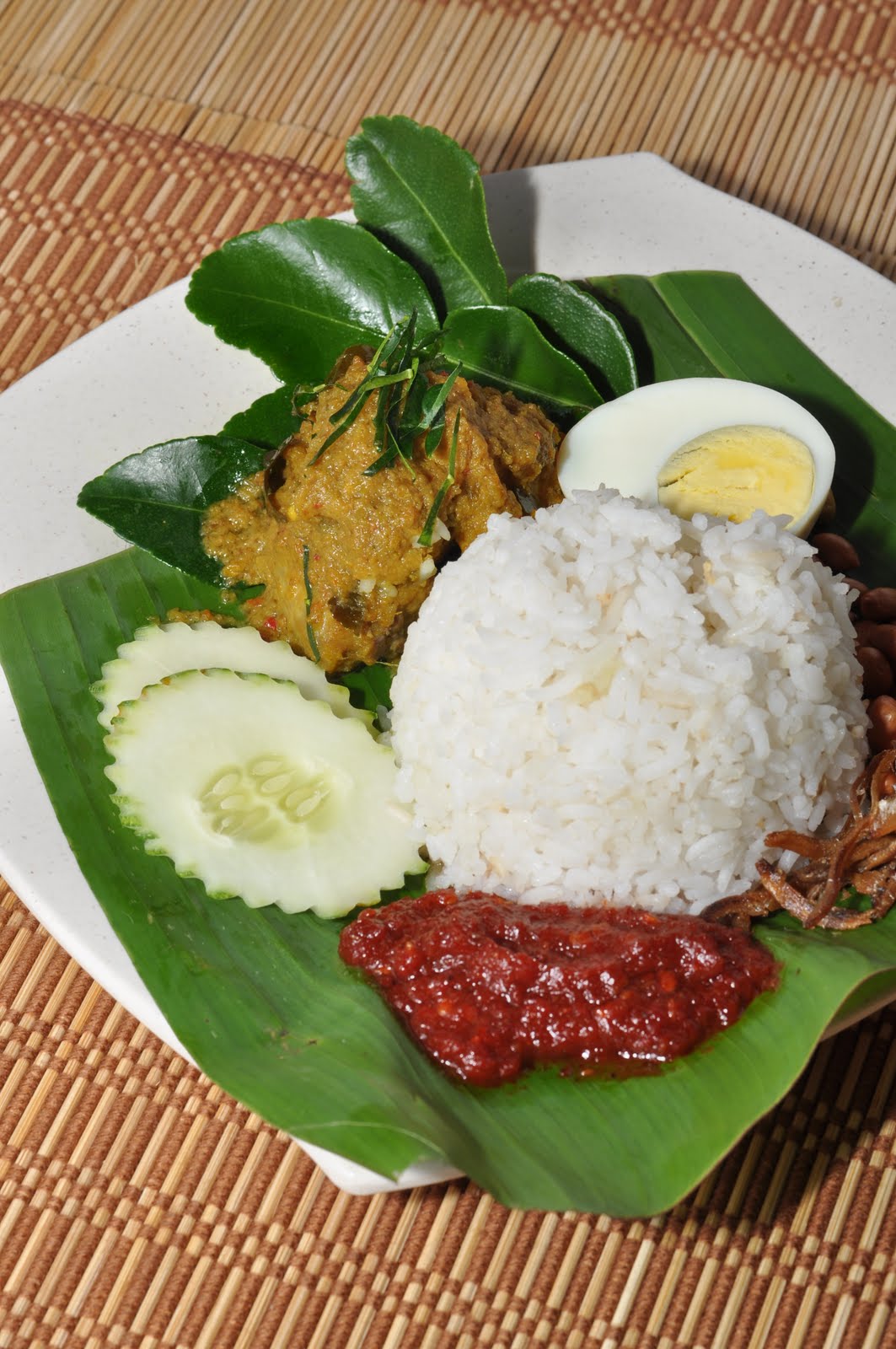 Lyn Bakery Cafe & Catering Nasi Lemak Berlauk