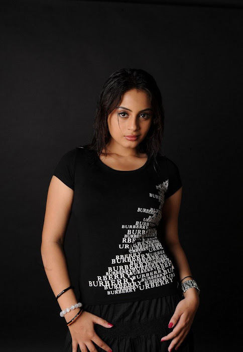 spicy suhani in black dress shoot actress pics
