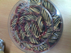 ALMOND LONDON STRAWBERY