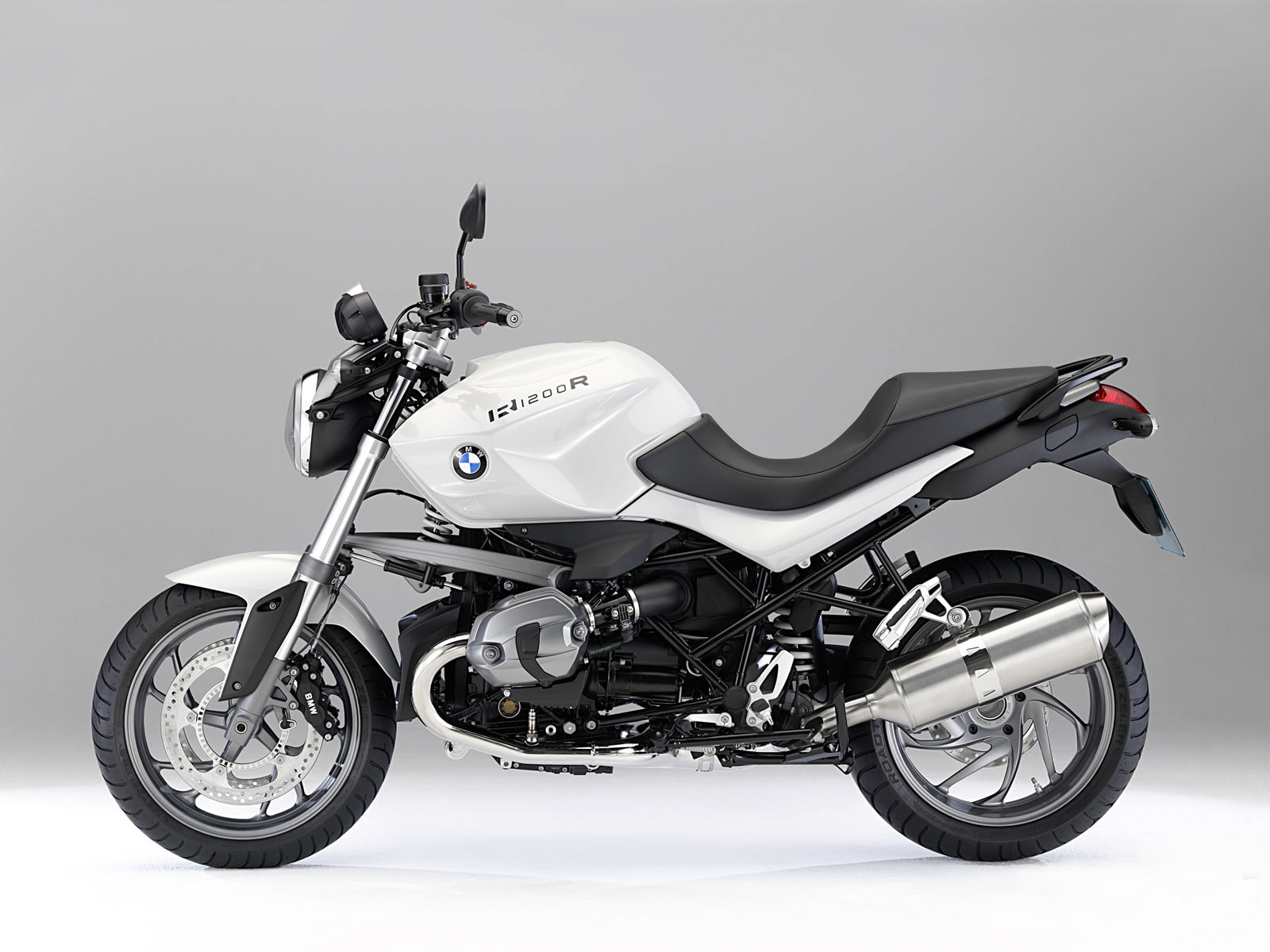 BMW_R1200R_2011_05.jpg