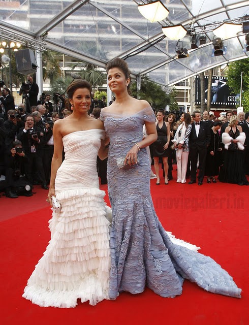 http://1.bp.blogspot.com/_jboBoVlqVLI/S-0j4B-V_lI/AAAAAAAAASM/-Tr6UPbLPTs/s1600/Aishwarya-Rai-63rd-Cannes-2010-red-carpet-stills-04.jpg