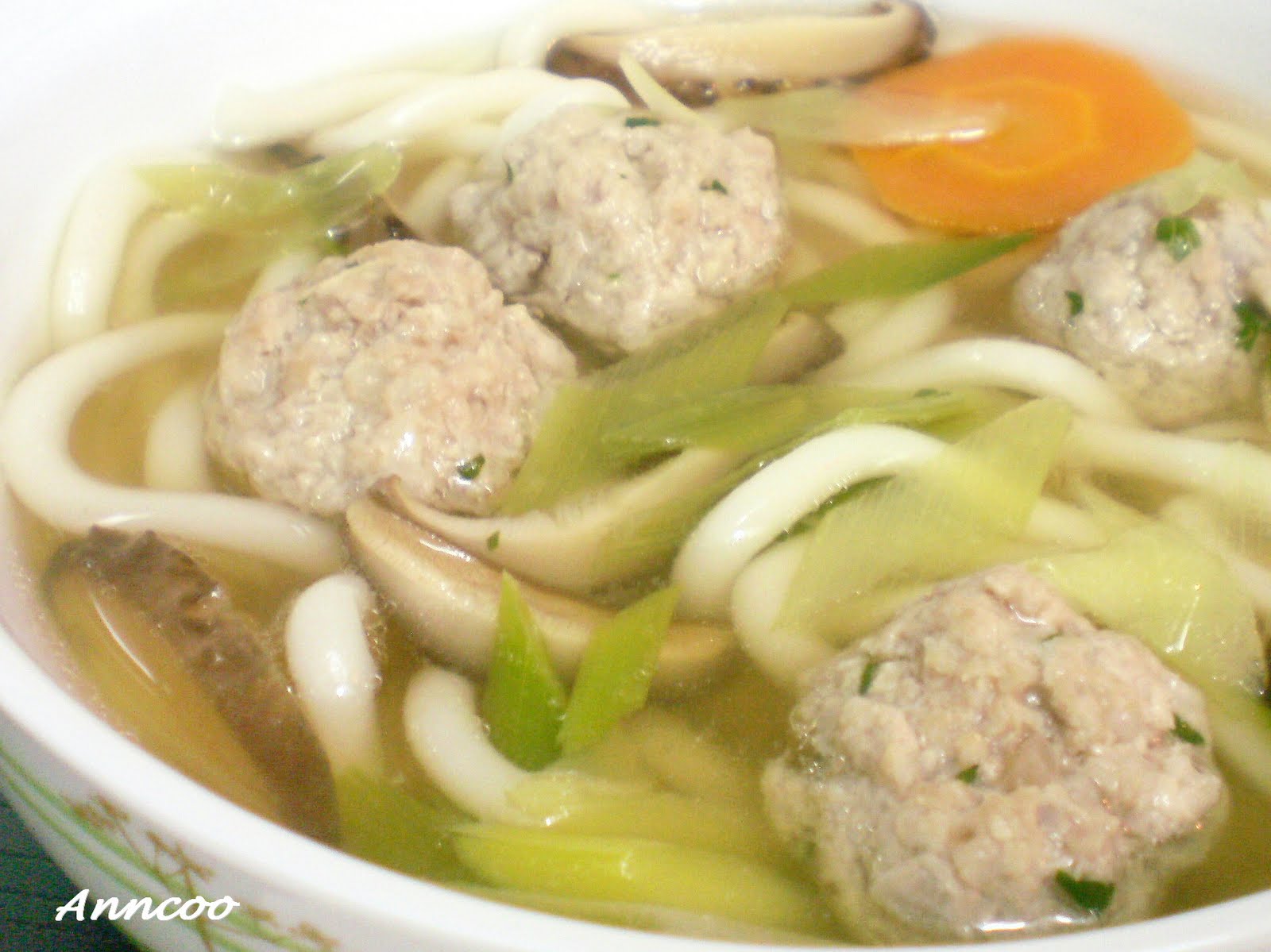 [Meat+Ball+Soup+with+Udon+1.JPG]
