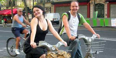 Image of bicyclists on Velib bikes