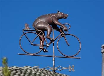 Image of weather vane at Bear Valley Inn in Olema, California