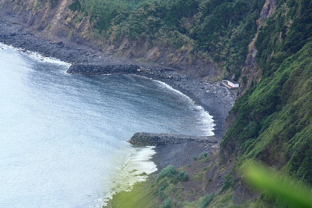 [Praia+monte+gordo.jpg]