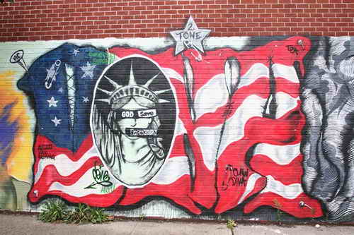 [graffiti+art+street+waving+american+flag+graphics.jpg]
