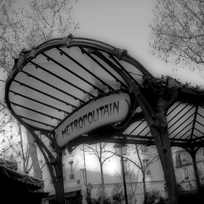 metro abbesses Paris, entrée de station, Hector Guimard, art nouveau, photo © dominique houcmant