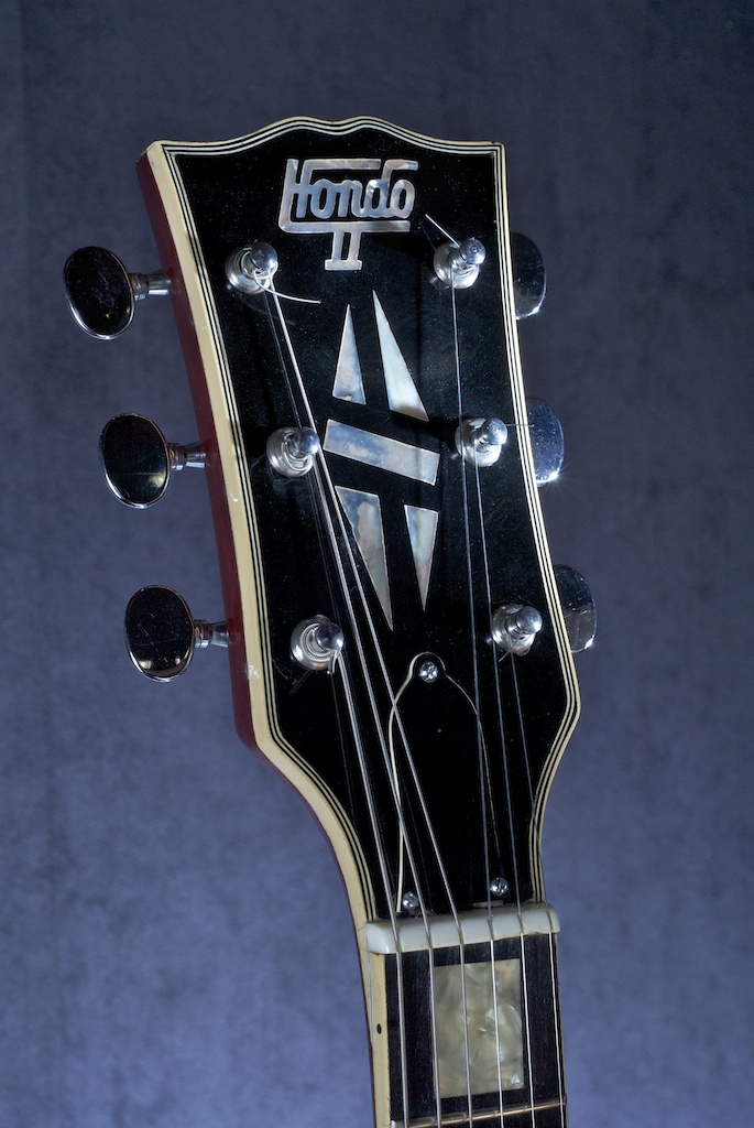 Guitar Resurrection Hondo II Les Paul