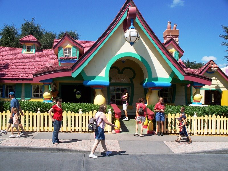 [Mickey's+Country+House+Exterior+(09-08).JPG]