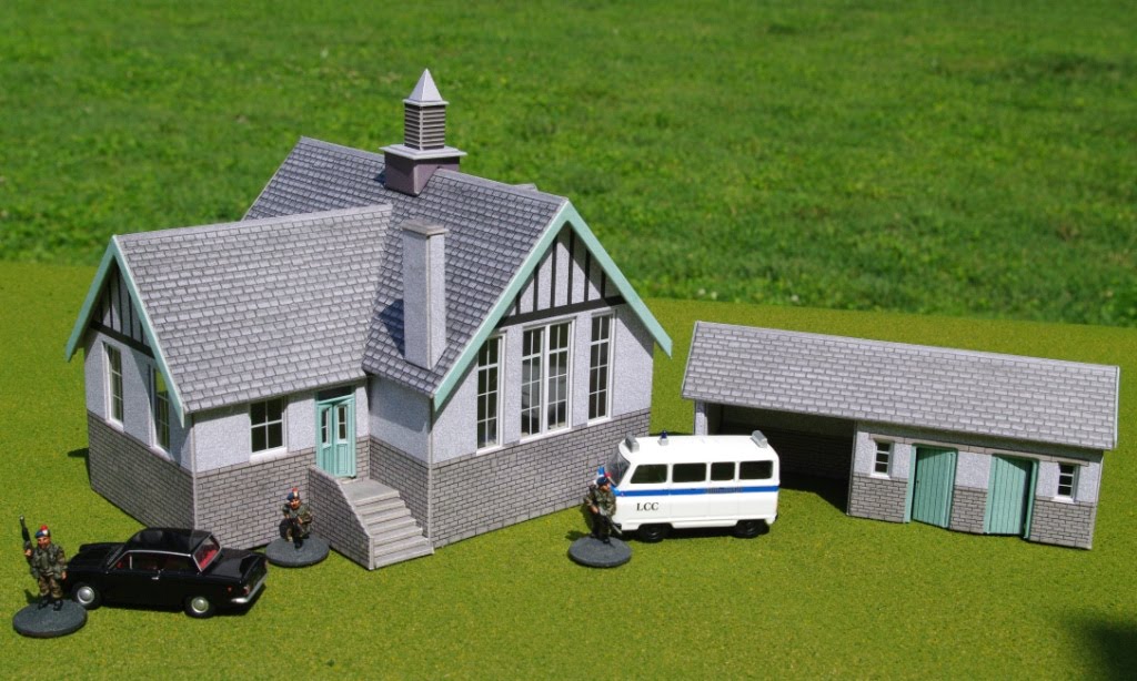 Sapper Joe's Wargaming & Toys Metcalfe buildings and OO scale vehicles