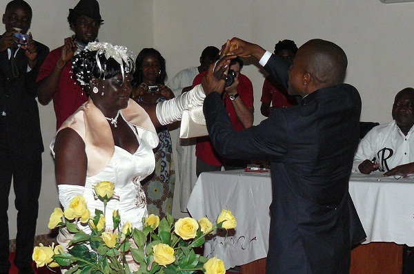 Rond-Point Nlongkak | Camerún: ¿Monogamia o Poligamia?