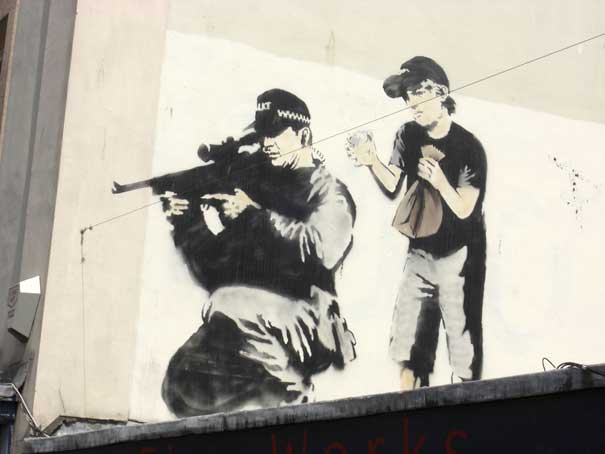 banksy-graffiti-street-art-sniper-and-boy