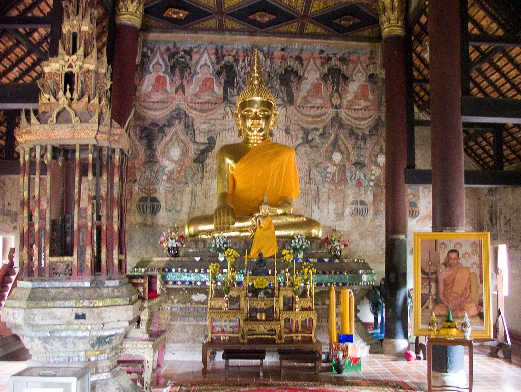 Travel to Lanna ล้านนา: Nan น่าน - beautiful nature and wonderful temples