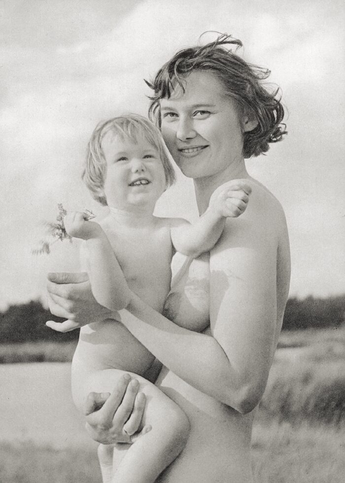 Nudist Photos of the Day 05/09/10 - Happy Mother's Day! 