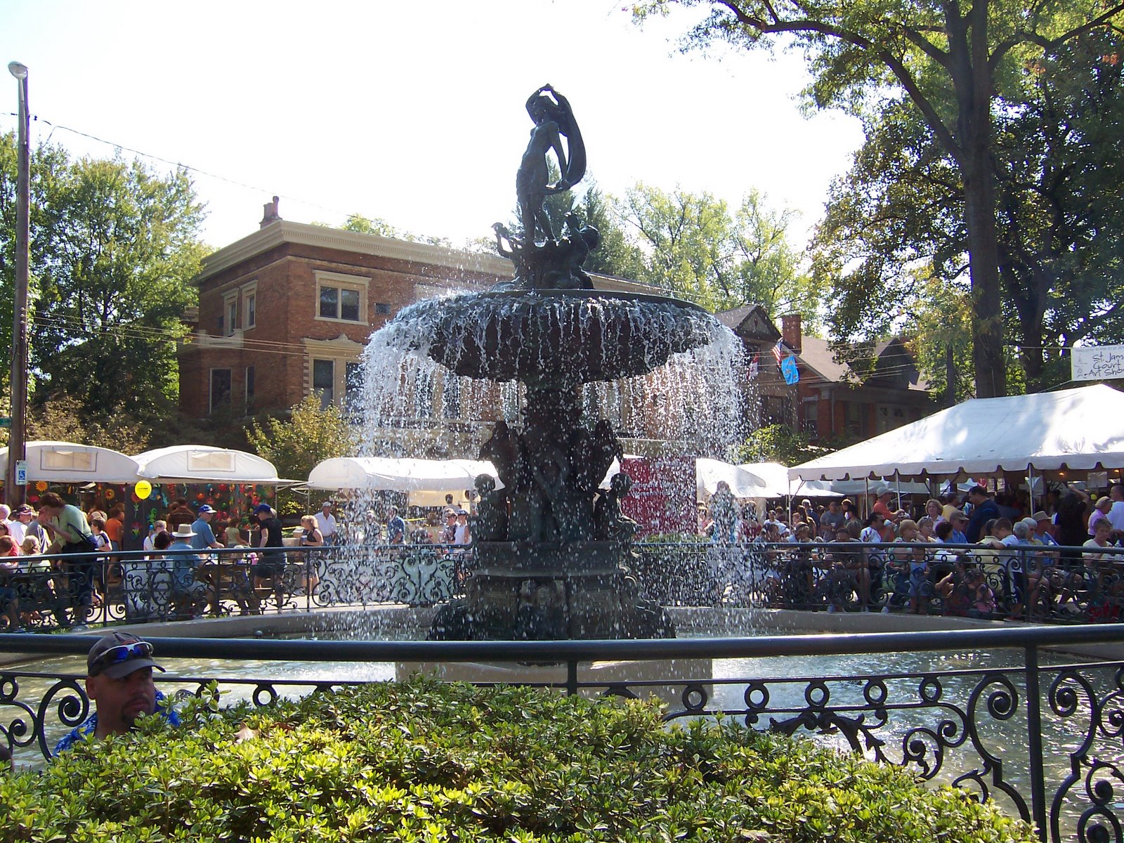 [2007St+James+Court+Art+Show.jpg]