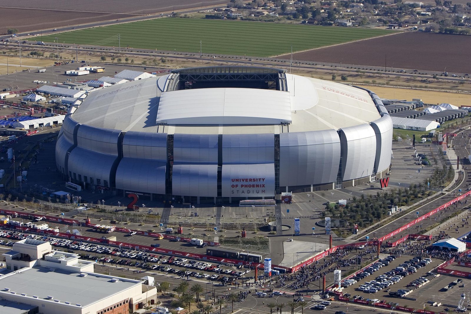 [University+of+Phoenix+Stadium.jpg]