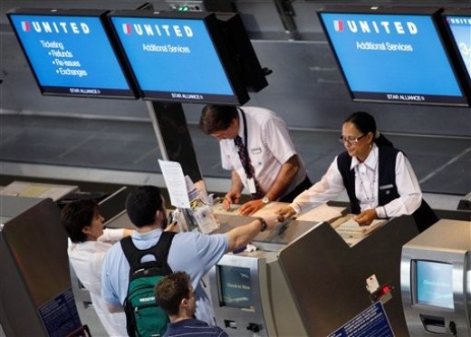 [UA+ticket+counter.jpg]