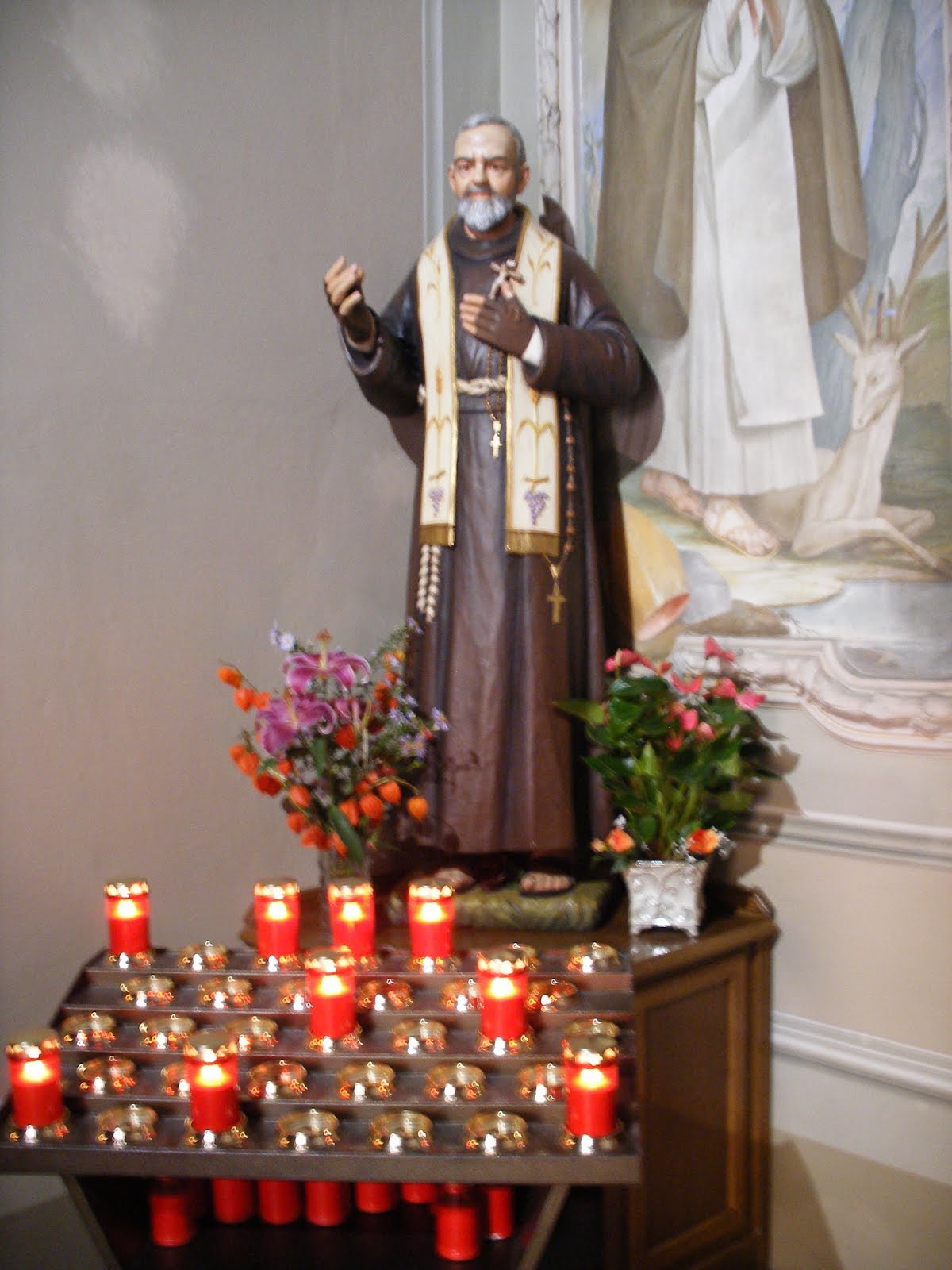 [St-Padre-Pio-2.JPG]