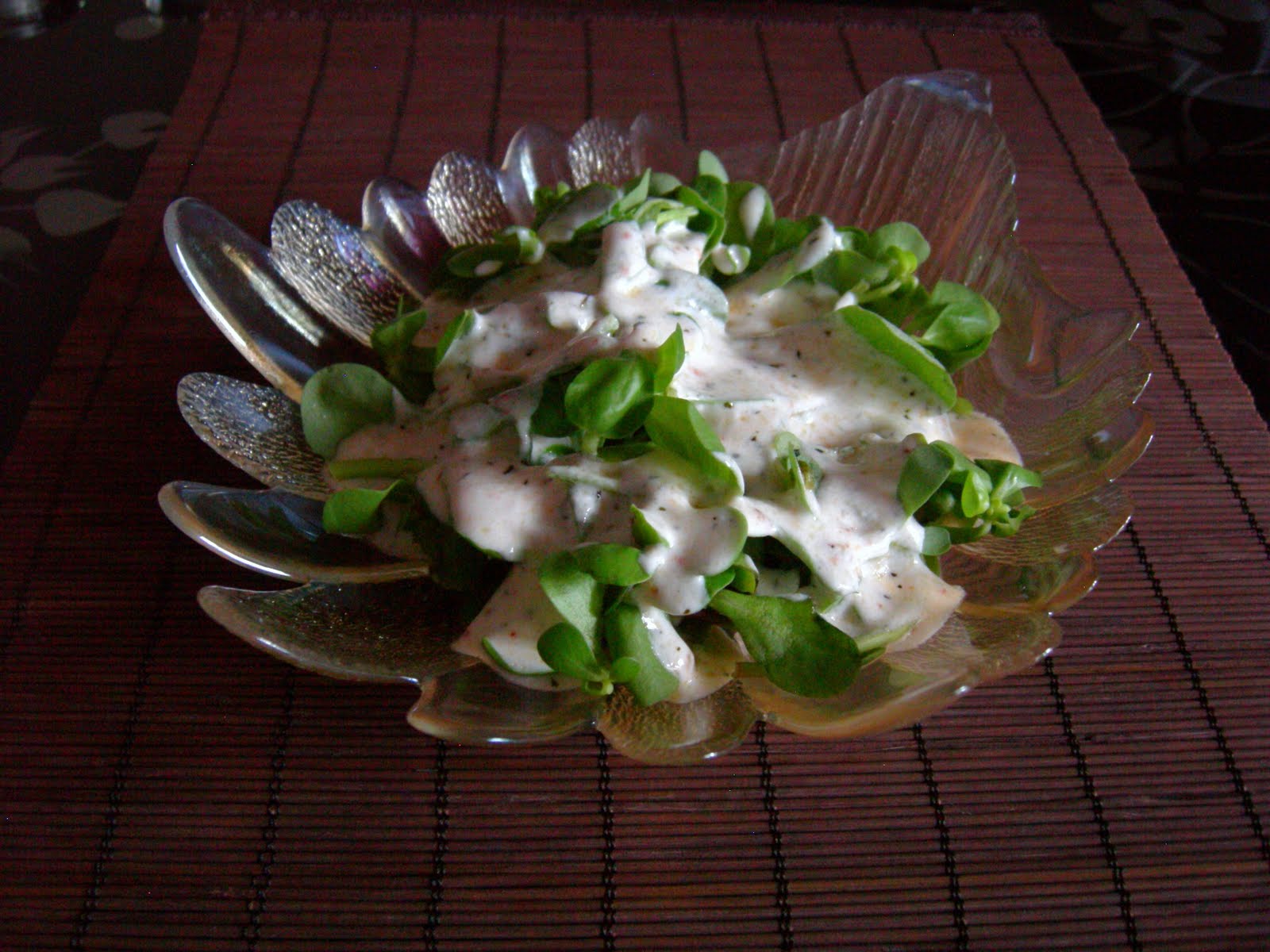 Yoğurtlu, Baharatlı Semizotu Salatası - Lezîze