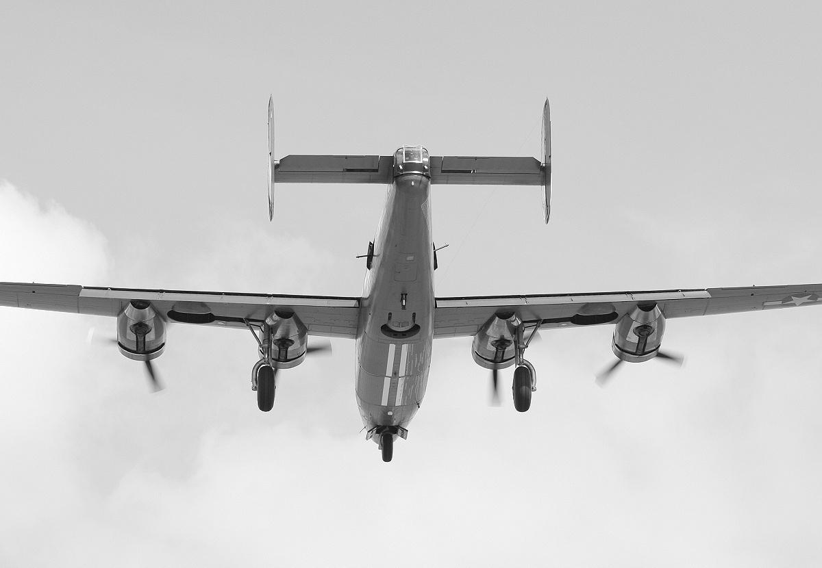 [B-24+3.jpg]