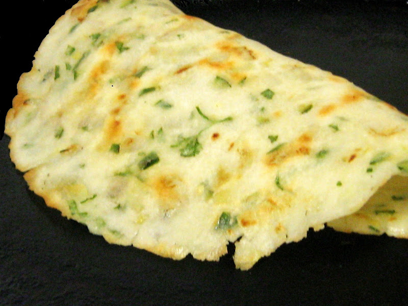 Indian cooking: Vadappa ( thin and crispy rice flour roti )