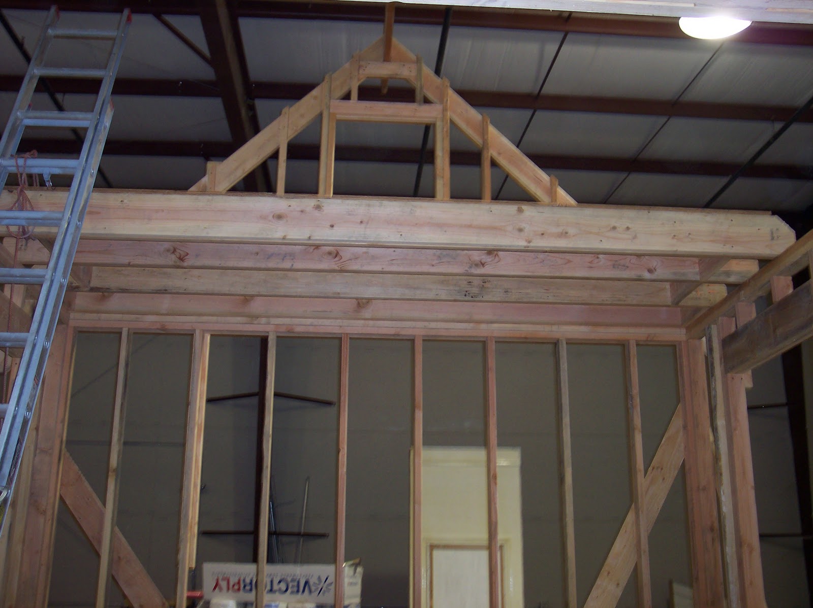 Дверь на чердак своими руками на фронтоне