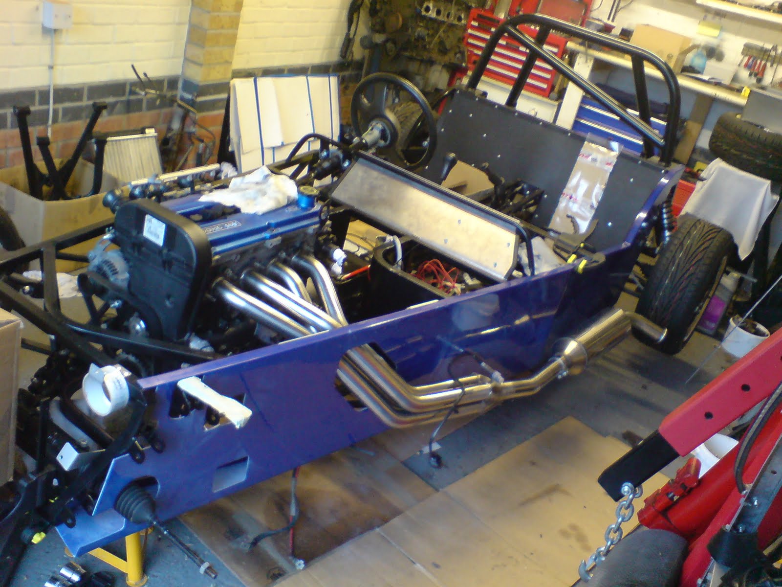 Lee's Zetec Engined MK Indy Build: Exhaust hole