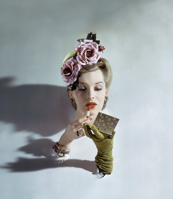 [March_1943_Vogue.61163224_large.jpg]