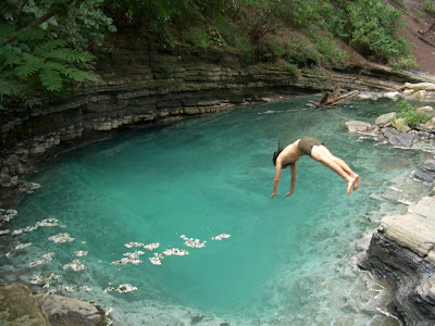 Tour DE LA QUEBRADA A LAS YUNGAS: 3º Dia: aguas termales del Río Jordán.