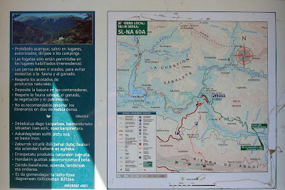 Panel del itinerario y otras rutas por Irati