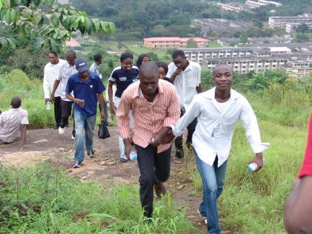 Participants on the way to the mountain