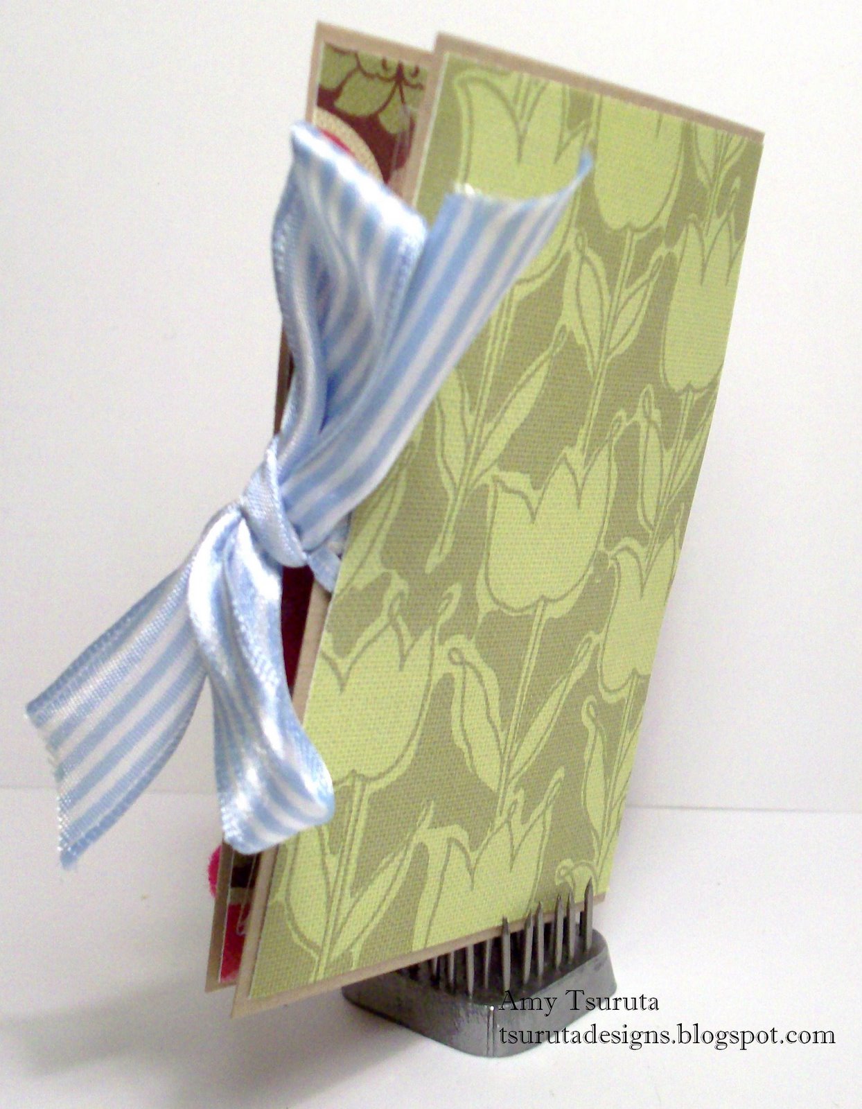 [gift+card+holder+with+a+twist+5.JPG]