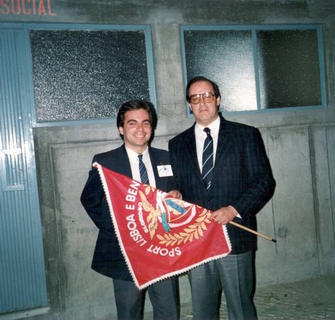 [pintodacostacombandeira-776576.jpg]