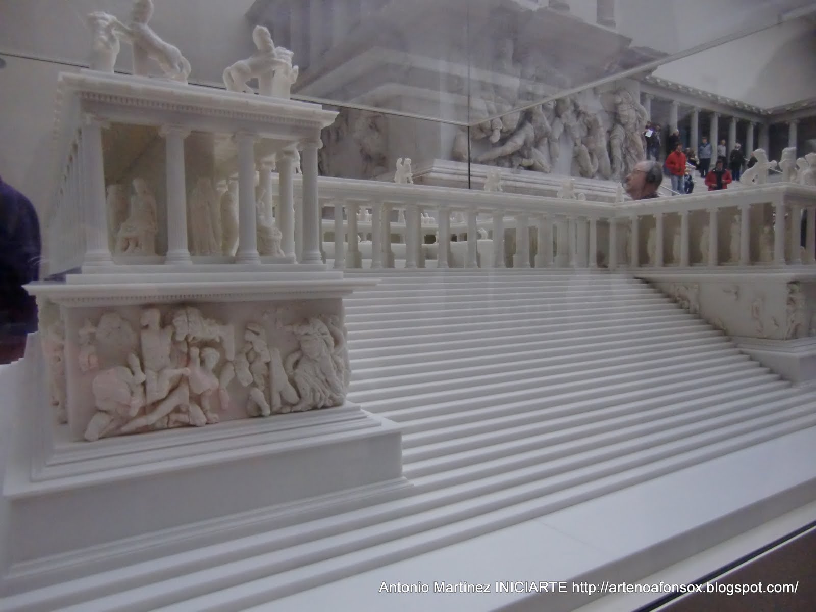 Iniciarte O altar de Zeus en Pérgamo (I)