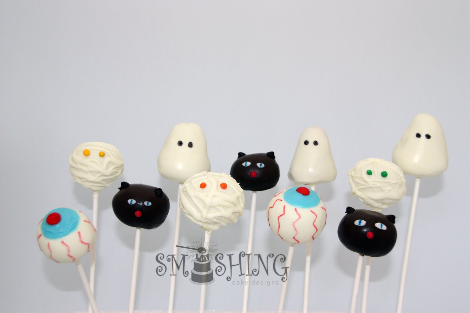 Julie's Scraps and Cakes Halloween Cake Pops