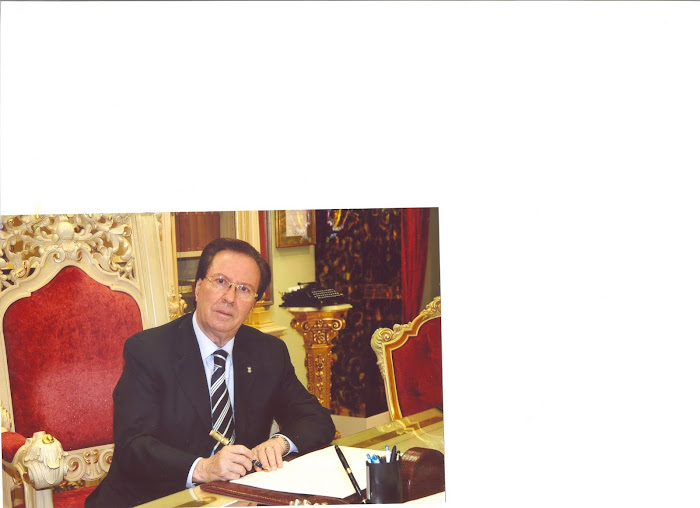 SAR DOM ROSARIO NEL SUO UFFICIO AL LAVORO.
