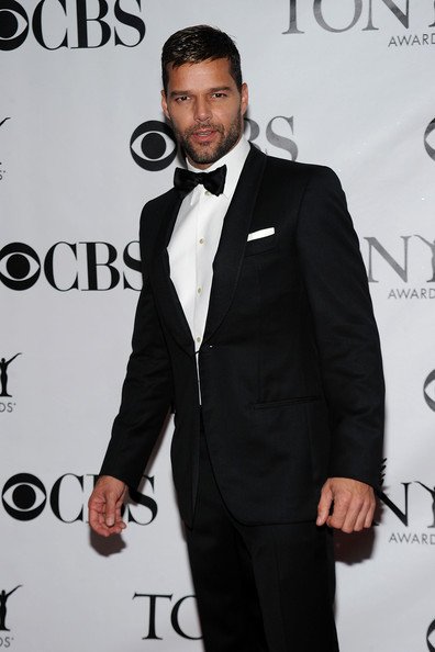 LO MAS NUEVO DE THALIA Y RICKY MARTIN: EL LOOK DE RICKY MARTIN EN LOS ...