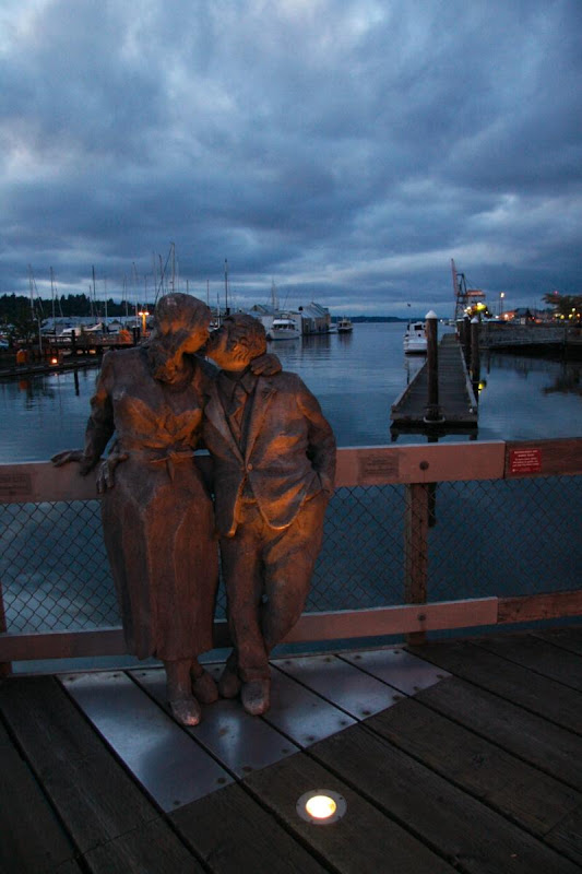 facts around us Kiss sculpture Art lovers kissing sculpture