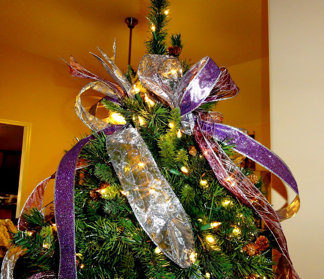 Cheri Quite Contrary: How to Use Ribbon to Decorate Your Christmas Tree