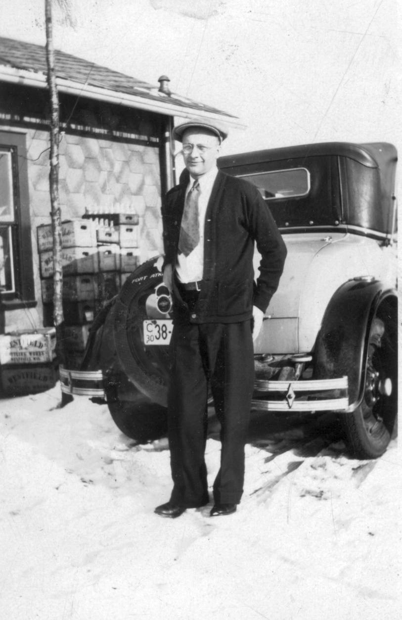 Iowa Wisconsin Brassfield Genealogy Glen Bird Parker with car