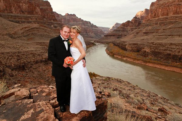 International Wedding Couples Marry in Las Vegas