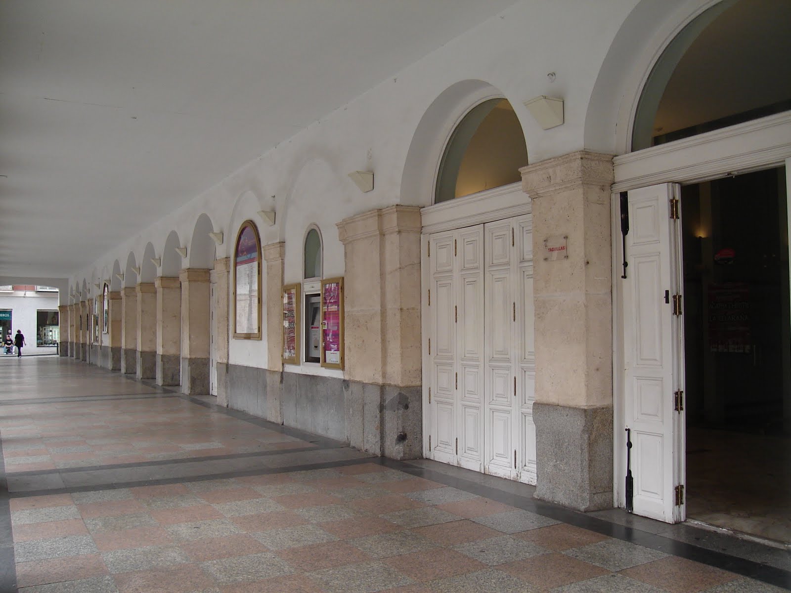 [Teatro+Calderón+2.JPG]